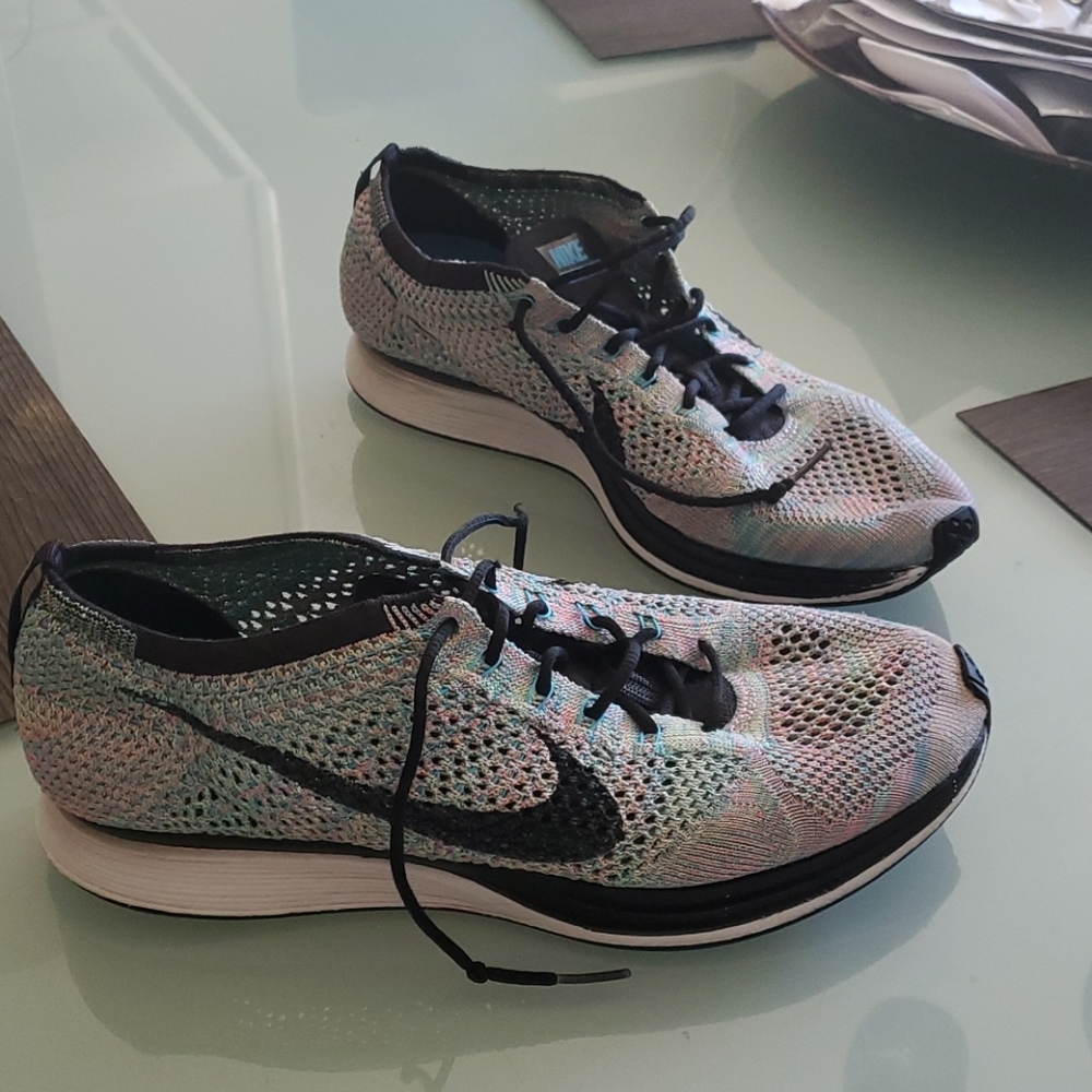 Nike Flyknit Racer size US 9.5